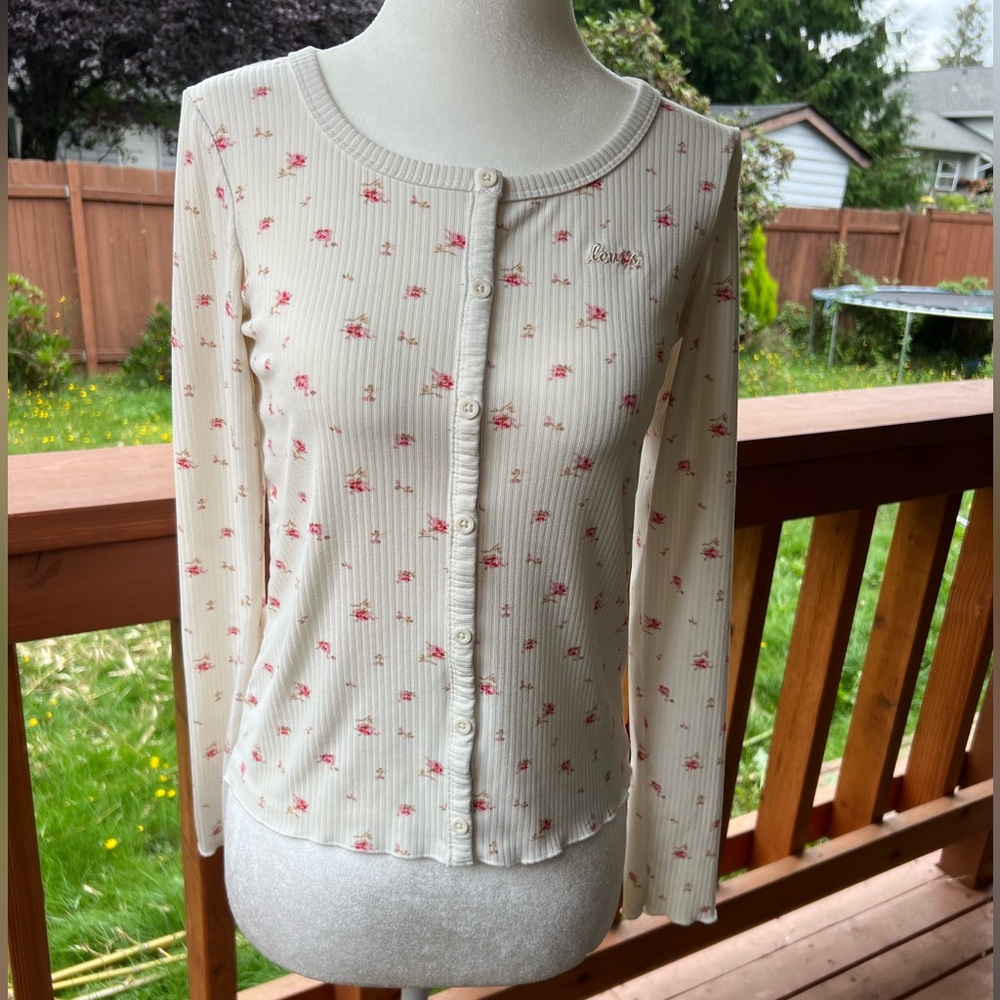 Levi’s Women’s Floral Faux Button Up Stretch Knit White Pink Red Long Sleeve S/M